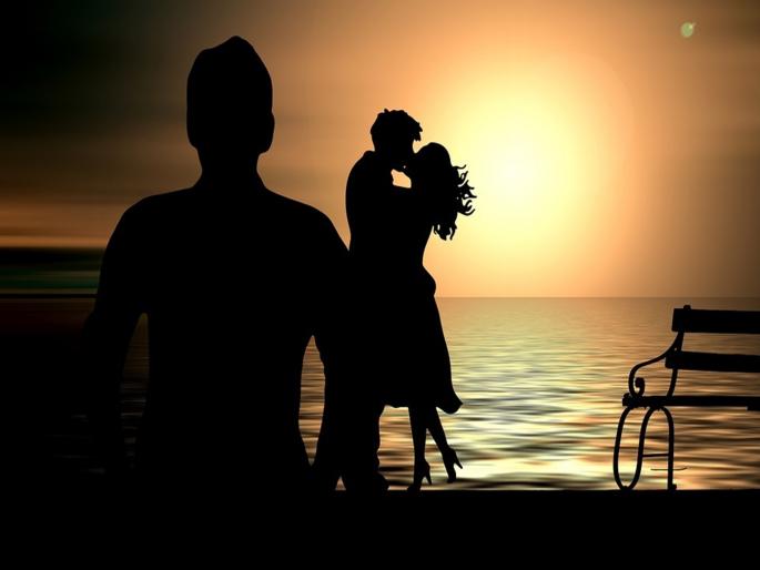 The head of the lover who came to meet his girlfriend was smashed | प्रेयसीला भेटण्यासाठी आलेल्या प्रियकराचे डोके फोडले 