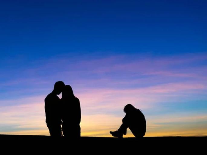 Murder of husband by throwing a stone on his head because he was an obstacle in the relationship | प्रेमसंबंधात अडथळा ठरणाऱ्या पतीचा डोक्यात दगड टाकून खून Murder of husband by throwing a stone on his head because he was an obstacle in the relationship | प्रेमसंबंधात अडथळा ठरणाऱ्या पतीचा डोक्यात दगड टाकून खून