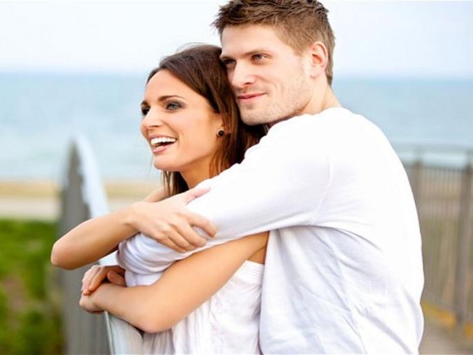 Can falling in love help you lose weigh? | प्रेमाचा असाही रंग, प्रेमात पडल्यावर वजन होतं कमी Can falling in love help you lose weigh? | प्रेमाचा असाही रंग, प्रेमात पडल्यावर वजन होतं कमी