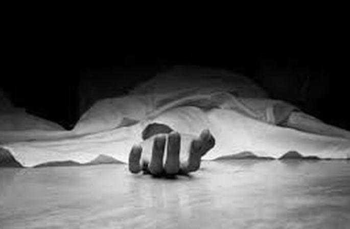 lovers couple commit Suicide at Chavani Village in Barshitakli Taluka | छावणी येथील प्रेमीयुगलाची गळफास घेऊन आत्महत्या lovers couple commit Suicide at Chavani Village in Barshitakli Taluka | छावणी येथील प्रेमीयुगलाची गळफास घेऊन आत्महत्या