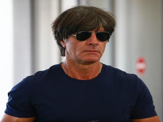 FIFA Football World Cup 2018: Germany coach say sorry to all fans | FIFA Football World Cup 2018 :ज्योकिम ल्यो यांनी मागितली जर्मनीच्या प्रत्येक चाहत्याची माफी.... 