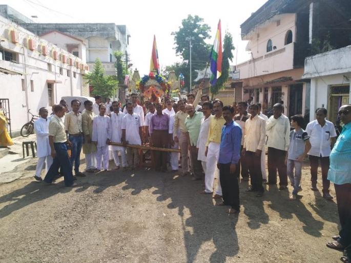 Jai Jindendra's alarm in the mahaparva, Jain brothers' get together in rally of Rathotsav | दशलक्षण महापर्वात 'जय जिनेंद्र'चा गजर, रथोत्सवात जैन बांधवांचा मेळा Jai Jindendra's alarm in the mahaparva, Jain brothers' get together in rally of Rathotsav | दशलक्षण महापर्वात 'जय जिनेंद्र'चा गजर, रथोत्सवात जैन बांधवांचा मेळा