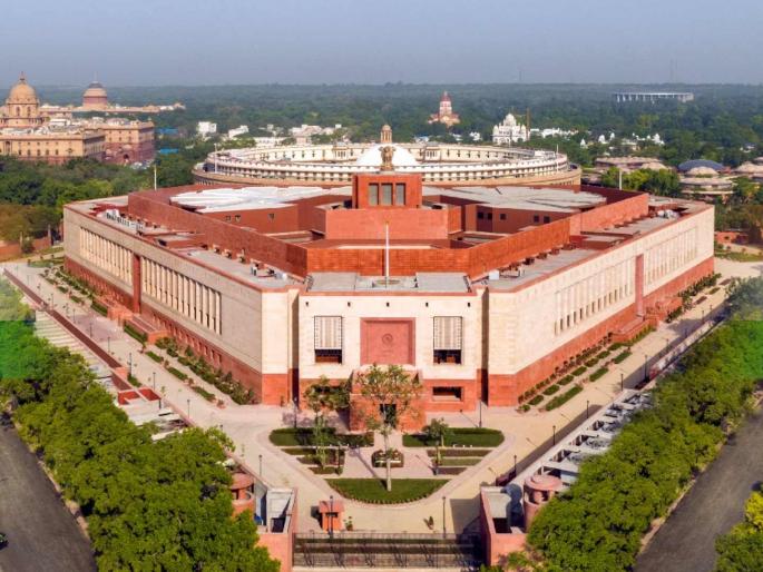 Lok Sabha parties doubled in 15 years This year 8360 candidates from 751 parties including independents | १५ वर्षांत दुपटीने वाढले लोकसभेचे पक्ष; यंदा अपक्षांसह ७५१ पक्षांतील ८,३६० उमेदवार Lok Sabha parties doubled in 15 years This year 8360 candidates from 751 parties including independents | १५ वर्षांत दुपटीने वाढले लोकसभेचे पक्ष; यंदा अपक्षांसह ७५१ पक्षांतील ८,३६० उमेदवार
