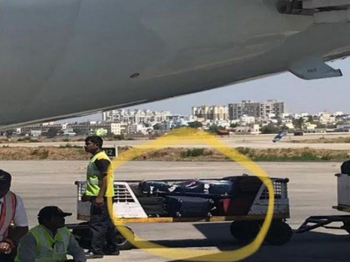 Saurad player Ayan Ali Bangshad expressed his anger against the airline after handling the sarod incorrectly | सरोद चुकीच्या पद्धतीने हाताळल्याने सरोद वादक अयान अली बंगश यांनी विमान कंपनीविरोधात व्यक्त केली नाराजी Saurad player Ayan Ali Bangshad expressed his anger against the airline after handling the sarod incorrectly | सरोद चुकीच्या पद्धतीने हाताळल्याने सरोद वादक अयान अली बंगश यांनी विमान कंपनीविरोधात व्यक्त केली नाराजी