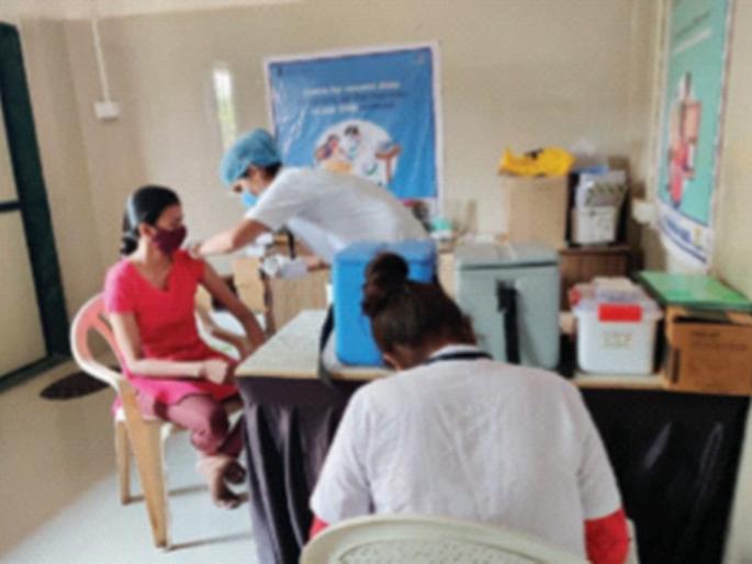 Vaccination of 359 persons at five centers in Raigad district | रायगड जिल्ह्यात पाच केंद्रांवर 359 जणांचे लसीकरण Vaccination of 359 persons at five centers in Raigad district | रायगड जिल्ह्यात पाच केंद्रांवर 359 जणांचे लसीकरण