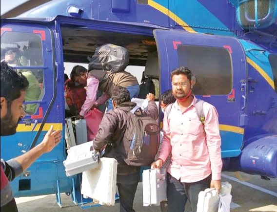 Rangala election arena in ideal villages too! | आदर्श गावांतही रंगला निवडणुकीचा आखाडा! Rangala election arena in ideal villages too! | आदर्श गावांतही रंगला निवडणुकीचा आखाडा!