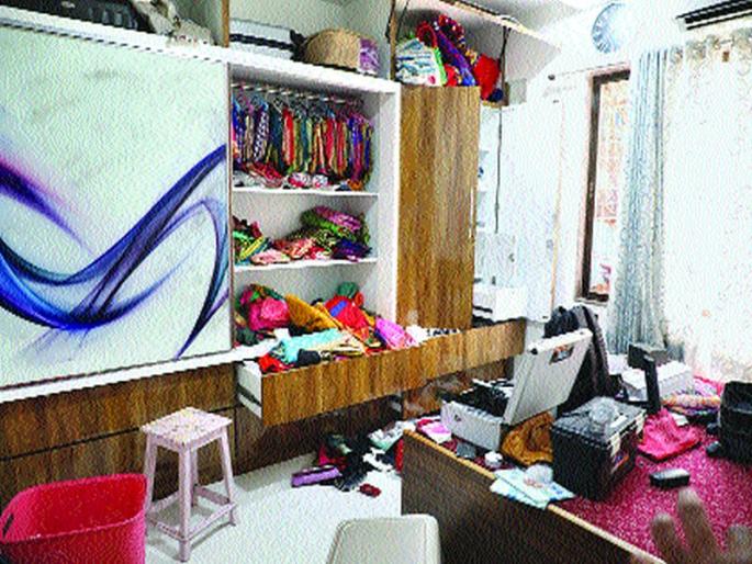 Stealing the BJP leader's house in Panvel | पनवेलमध्ये भाजप नेत्याच्या घरी चोरी