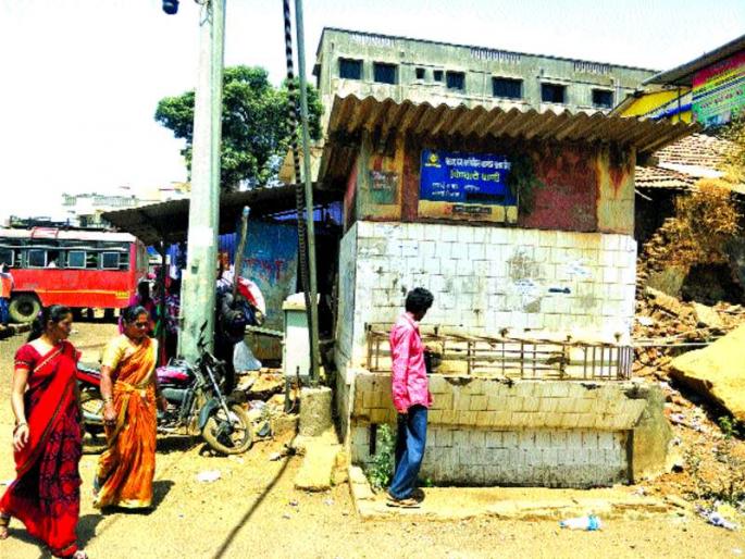 Polluted drinking water in Javar bus stand | जव्हार बसस्थानकात प्रदूषित पेयजल