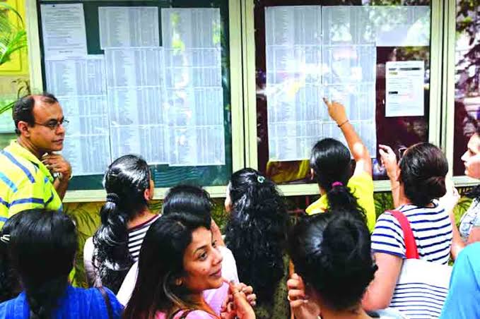 1 lakh vacant seats in Mumbai division; Highest entry for Commerce | मुंबई विभागात अकरावीच्या एक लाख जागा रिक्त; वाणिज्य शाखेसाठी झाले सर्वाधिक प्रवेश 1 lakh vacant seats in Mumbai division; Highest entry for Commerce | मुंबई विभागात अकरावीच्या एक लाख जागा रिक्त; वाणिज्य शाखेसाठी झाले सर्वाधिक प्रवेश