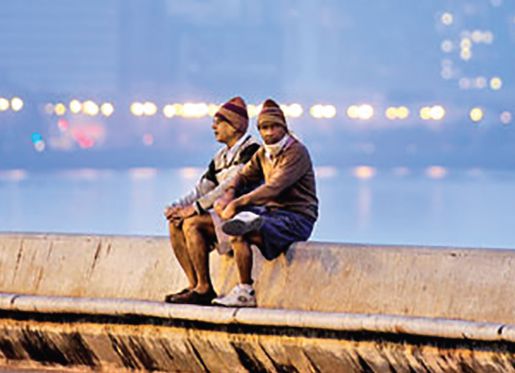 Mumbai still has a pleasant day! The morning temperature was 5 degrees Celsius | मुंंबईत अजूनही आहे सुखद गारवा!; पहाटेचे तापमान १५ अंश सेल्सिअस