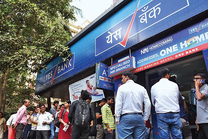 Article on Yes Bank financial crisis | कर्जाचा महामेरू, बुडत्यांचा आधारू; सरकारला कर्णाइतकी उदारता दाखवायची होती, मग...