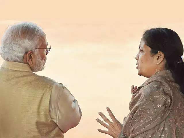 Editorial on Central Government There should not be filing of property by the ancestors | वाडवडिलांनी कमावून ठेवलेल्या मालमत्ता विकून पोट भरण्याचा आरोप होऊ नये Editorial on Central Government There should not be filing of property by the ancestors | वाडवडिलांनी कमावून ठेवलेल्या मालमत्ता विकून पोट भरण्याचा आरोप होऊ नये