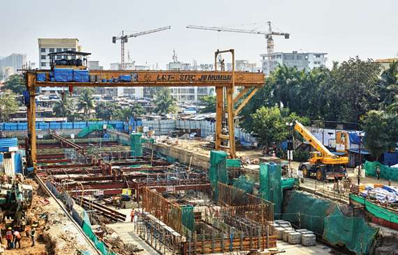 Complete suburbanization of thirteen stations of Metro-1; Speeding down the Colaba-Bandre-Seipz route | मेट्रो-३च्या तेरा स्थानकांचे भुयारीकरण पूर्ण; कुलाबा-वांद्रे-सीप्झ मार्गिकेच्या भुयारीकरणाला वेग Complete suburbanization of thirteen stations of Metro-1; Speeding down the Colaba-Bandre-Seipz route | मेट्रो-३च्या तेरा स्थानकांचे भुयारीकरण पूर्ण; कुलाबा-वांद्रे-सीप्झ मार्गिकेच्या भुयारीकरणाला वेग