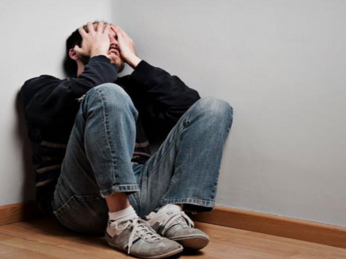 He used to drink a little at first But within six months Addiction can be a mental illness | 'तो सुरुवातीला थोडी दारू प्यायचा; पण सहा महिन्यातच...' व्यसन असू शकते मानसिक आजार He used to drink a little at first But within six months Addiction can be a mental illness | 'तो सुरुवातीला थोडी दारू प्यायचा; पण सहा महिन्यातच...' व्यसन असू शकते मानसिक आजार