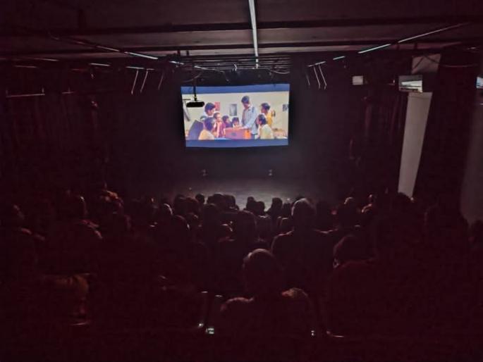 Marathi cinema plays on the stage Support for a small budget film in pune box theatre | Marathi Cinema: रंगमंचावर होतायेत मराठी सिनेमाचे खेळ! छोट्या बजेटच्या चित्रपटाला आधार Marathi cinema plays on the stage Support for a small budget film in pune box theatre | Marathi Cinema: रंगमंचावर होतायेत मराठी सिनेमाचे खेळ! छोट्या बजेटच्या चित्रपटाला आधार