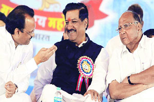 Political war between uncle and nephew! | काका-पुतण्यांतील राजकीय संघर्ष !