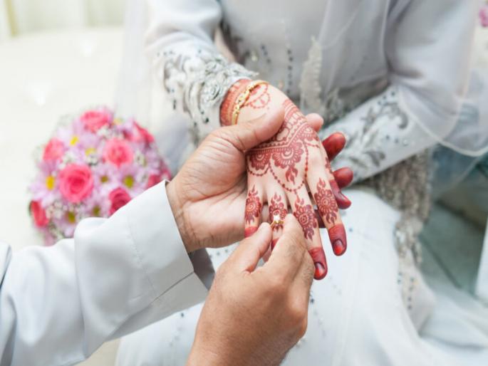 Money or goods from a child without any pressure Meher in Muslim society is a religious right in marriage | कोणत्याही दबावाशिवाय मुलाकडूनच रक्कम किंवा वस्तू; मुस्लीम समाजातील ‘मेहर’ हा विवाहातील धार्मिक हक्क Money or goods from a child without any pressure Meher in Muslim society is a religious right in marriage | कोणत्याही दबावाशिवाय मुलाकडूनच रक्कम किंवा वस्तू; मुस्लीम समाजातील ‘मेहर’ हा विवाहातील धार्मिक हक्क
