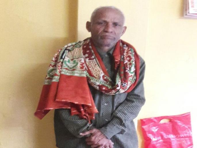 Veteran survival lives due to the advent of the motorman! Types of Mulund Station | मोटरमनच्या प्रसंगावधानामुळे ज्येष्ठ नागरिकांचे बचावले प्राण! मुलुंड स्थानकातील प्रकार Veteran survival lives due to the advent of the motorman! Types of Mulund Station | मोटरमनच्या प्रसंगावधानामुळे ज्येष्ठ नागरिकांचे बचावले प्राण! मुलुंड स्थानकातील प्रकार