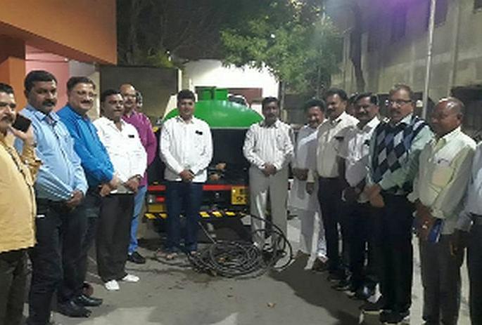 Inauguration of Jet Power Pressure Machine of the Corporation | मनपाच्या ‘जेट पावर प्रेशर’मशीन उदघाटन