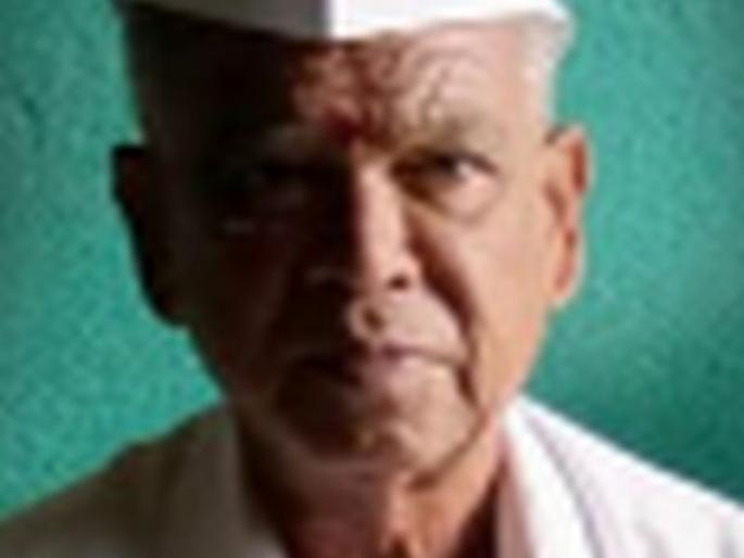 Death of bull with farmer by lightning strike | विजेच्या धकक्याने शेतकऱ्यासह बैलाचा मृत्यू Death of bull with farmer by lightning strike | विजेच्या धकक्याने शेतकऱ्यासह बैलाचा मृत्यू