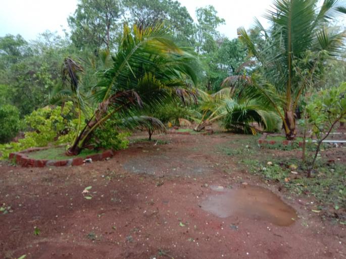 Eyes watered as the world collapsed! | संसार उद्ध्वस्त झाल्याने डोळे पाणावले ! Eyes watered as the world collapsed! | संसार उद्ध्वस्त झाल्याने डोळे पाणावले !