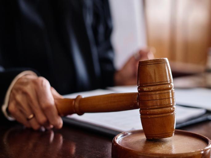 Three sentenced to life imprisonment in 2017 murder case in Mandangad | Ratnagiri: सोनसाखळीच्या हव्यासापोटी खून, तिघांना जन्मठेप; मंडणगड येथील २०१७ मधील घटना Three sentenced to life imprisonment in 2017 murder case in Mandangad | Ratnagiri: सोनसाखळीच्या हव्यासापोटी खून, तिघांना जन्मठेप; मंडणगड येथील २०१७ मधील घटना