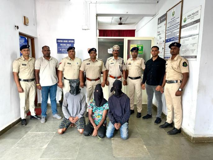 Railway officer beaten and robbed in Madgaon goa three arrested | गोवा : मडगावात रेल्वे अधिकाऱ्याला मारहाण करून लुटले, तिघांना अटक Railway officer beaten and robbed in Madgaon goa three arrested | गोवा : मडगावात रेल्वे अधिकाऱ्याला मारहाण करून लुटले, तिघांना अटक