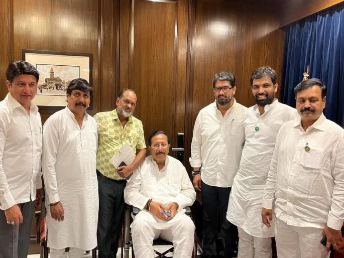 Many people are interested in Lok Sabha in Madha, Challenge for BJP | माढ्यात घडतंय-बिघडतंय; भाजपसाठी आव्हान; लोकसभेसाठी अनेकांनी थोपटले दंड  Many people are interested in Lok Sabha in Madha, Challenge for BJP | माढ्यात घडतंय-बिघडतंय; भाजपसाठी आव्हान; लोकसभेसाठी अनेकांनी थोपटले दंड