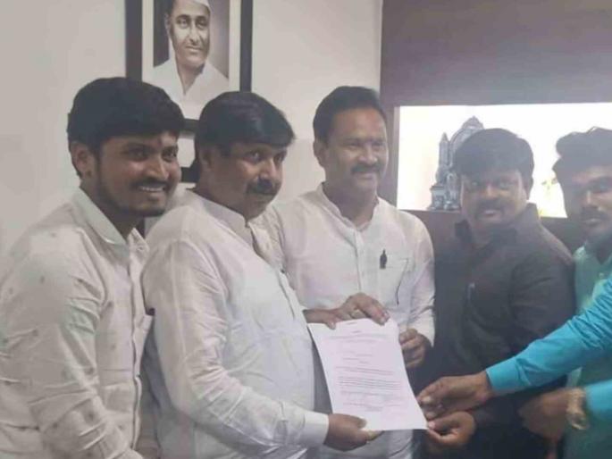 Maharashtra Vidhan Sabha Election 2024 Sharad Pawar's big twist in Madha vidhan sabha AB form given to Abhijeet Patil | Maharashtra Vidhan Sabha Election 2024 : माढ्यात शरद पवारांचा मोठा ट्विस्ट; राष्ट्रवादी काँग्रेसकडून अभिजीत पाटलांना दिला एबी फॉर्म Maharashtra Vidhan Sabha Election 2024 Sharad Pawar's big twist in Madha vidhan sabha AB form given to Abhijeet Patil | Maharashtra Vidhan Sabha Election 2024 : माढ्यात शरद पवारांचा मोठा ट्विस्ट; राष्ट्रवादी काँग्रेसकडून अभिजीत पाटलांना दिला एबी फॉर्म