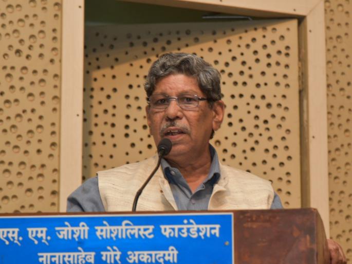 No matter how much political leaders felicitate writers, you should never stop speaking the truth - Madhav Kaushik | राजकीय नेत्यांनी साहित्यिकांचा कितीही सत्कार केला, तरी तुम्ही कधीच सत्य मांडायचे थांबवू नका - माधव कौशिक No matter how much political leaders felicitate writers, you should never stop speaking the truth - Madhav Kaushik | राजकीय नेत्यांनी साहित्यिकांचा कितीही सत्कार केला, तरी तुम्ही कधीच सत्य मांडायचे थांबवू नका - माधव कौशिक