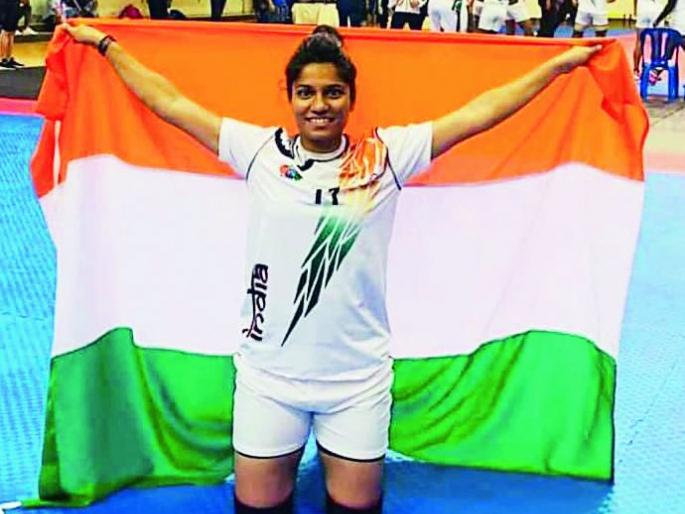 Farm labor daughter Madhvi's dream of fulfilling 'Kabaddi champion' | शेतमजुराची मुलगी ‘कबड्डी चॅम्पियन’ माधवीचे पूर्ण झाले स्वप्न Farm labor daughter Madhvi's dream of fulfilling 'Kabaddi champion' | शेतमजुराची मुलगी ‘कबड्डी चॅम्पियन’ माधवीचे पूर्ण झाले स्वप्न
