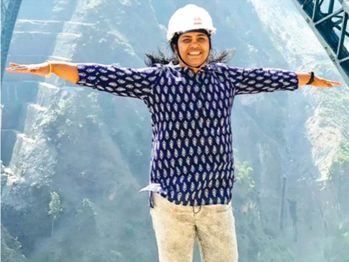 Chenab Railway Bridge: Dr. Madhavi says, don't praise my 'loneliness'! | डॉ. माधवी म्हणतात, माझं ‘एकटीचं’ कौतुक नको! Chenab Railway Bridge: Dr. Madhavi says, don't praise my 'loneliness'! | डॉ. माधवी म्हणतात, माझं ‘एकटीचं’ कौतुक नको!