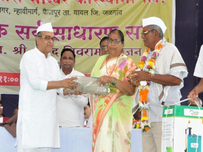 For the existence of masakara 'sugar sowing' sacrifice | मसाकाच्या अस्तित्वासाठी ‘साखर पेरणी’चा त्याग For the existence of masakara 'sugar sowing' sacrifice | मसाकाच्या अस्तित्वासाठी ‘साखर पेरणी’चा त्याग