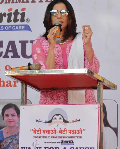 Interview - Without gender discrimination, your children should be raised as human - Madhura Velankar | interview; लिंगभेद न करता आपल्या मुलांना माणूस म्हणून वाढवलं पाहिजे - मधुरा वेलणकर Interview - Without gender discrimination, your children should be raised as human - Madhura Velankar | interview; लिंगभेद न करता आपल्या मुलांना माणूस म्हणून वाढवलं पाहिजे - मधुरा वेलणकर