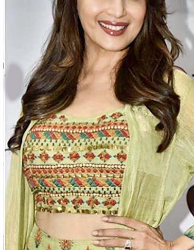 like Madhuri Dixit try this fusion. | माधुरी दीक्षितसारखं ‘फ्युजन’ आपल्याला जमेल का? like Madhuri Dixit try this fusion. | माधुरी दीक्षितसारखं ‘फ्युजन’ आपल्याला जमेल का?