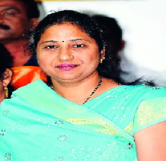 Mahadarpadi Madhavi Gawandi | महापौरपदी माधवी गवंडी-: निवडीचा आनंद मात्र भाजप-ताराराणीला Mahadarpadi Madhavi Gawandi | महापौरपदी माधवी गवंडी-: निवडीचा आनंद मात्र भाजप-ताराराणीला