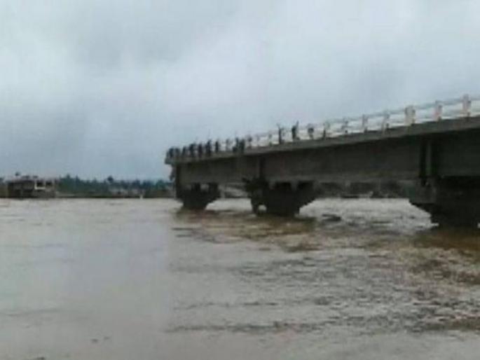 madhya pradesh bridge collapses! The launch of the bridge three months ago | सर आली धावून अन् पूल गेला वाहून!; तीन महिन्यांपूर्वी पुलाचे लोकार्पण madhya pradesh bridge collapses! The launch of the bridge three months ago | सर आली धावून अन् पूल गेला वाहून!; तीन महिन्यांपूर्वी पुलाचे लोकार्पण
