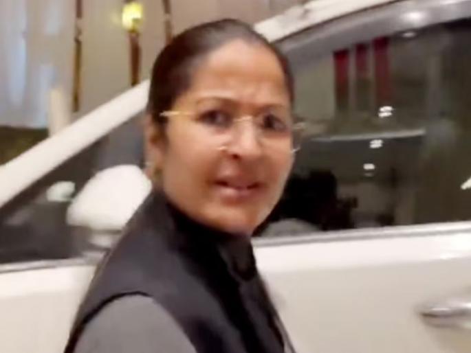 Madam, has your brother been caught smuggling ganja? BJP's female minister gets angry over journalist's question | 'मॅडम, तुमच्या भावाला गांजाच्या तस्करीत पकडलंय?' पत्रकारांच्या प्रश्नाने भाजपाच्या महिला मंत्री संतापल्या Madam, has your brother been caught smuggling ganja? BJP's female minister gets angry over journalist's question | 'मॅडम, तुमच्या भावाला गांजाच्या तस्करीत पकडलंय?' पत्रकारांच्या प्रश्नाने भाजपाच्या महिला मंत्री संतापल्या