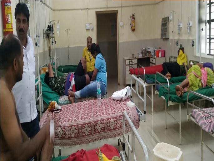 60 to 70 people were injured in a bee attack on Ramtirth near Ajara in Kolhapur district | मधमाशांच्या हल्ल्यात ६० ते ७० जण जखमी, आजऱ्यातील रामतीर्थवरील घटना 60 to 70 people were injured in a bee attack on Ramtirth near Ajara in Kolhapur district | मधमाशांच्या हल्ल्यात ६० ते ७० जण जखमी, आजऱ्यातील रामतीर्थवरील घटना