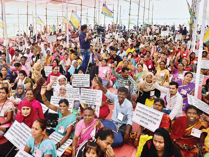 'Give loan waiver to backward corporations as farmers' | 'शेतकऱ्यांप्रमाणे मागासवर्गीय महामंडळांना कर्जमाफी द्या' 'Give loan waiver to backward corporations as farmers' | 'शेतकऱ्यांप्रमाणे मागासवर्गीय महामंडळांना कर्जमाफी द्या'