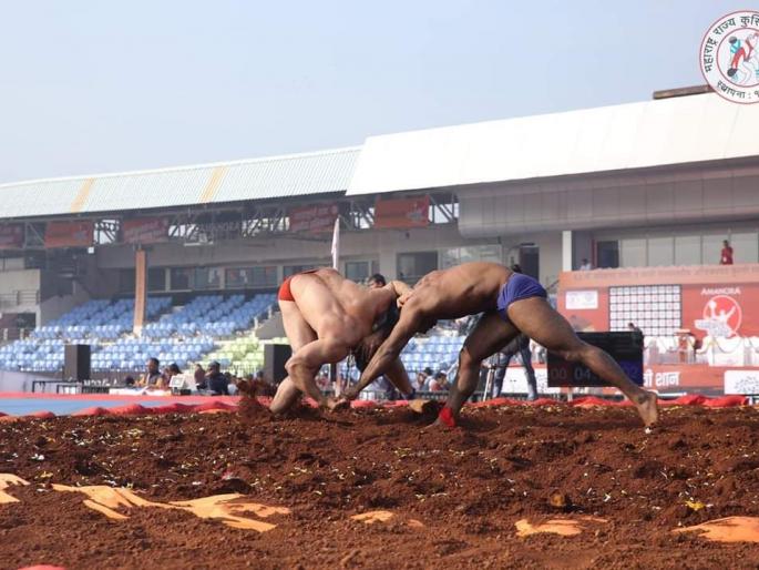 Maharashtra Kesari Wrestling Tournament ground create like this ... | महाराष्ट्र केसरी कुस्ती स्पर्धेचा असा तयार केला आखाडा...