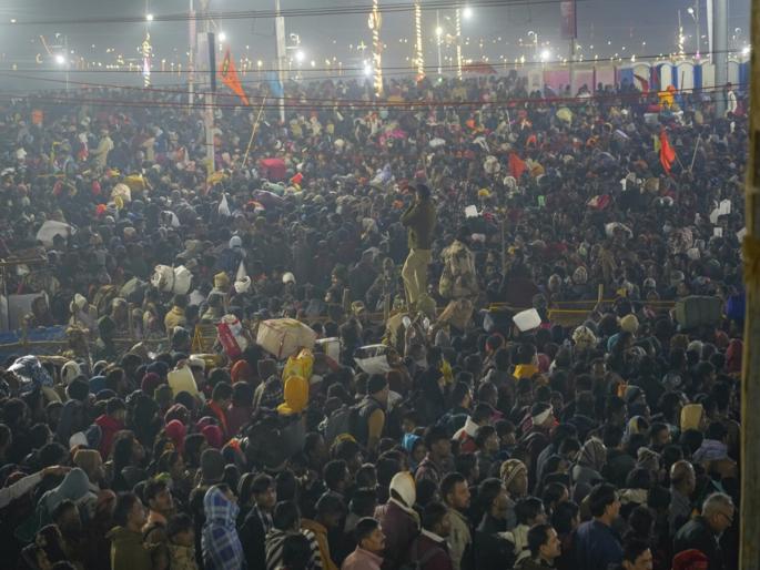 Prayagraj Mahakumbh Stampede : maha kumbh 2025 mauni amavasya stampede 1954 several people died in a stampede at prayagraj  | Maha Kumbh Stampede : १९५४ मध्ये झाली होती सर्वात मोठी चेंगराचेंगरी; महाकुंभ मेळाव्यात कधी-कधी घडली दुर्घटना? Prayagraj Mahakumbh Stampede : maha kumbh 2025 mauni amavasya stampede 1954 several people died in a stampede at prayagraj  | Maha Kumbh Stampede : १९५४ मध्ये झाली होती सर्वात मोठी चेंगराचेंगरी; महाकुंभ मेळाव्यात कधी-कधी घडली दुर्घटना?