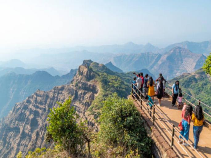 Mahabaleshwar trip package for couple by police to resolve dispute between husband and wife | पती-पत्नीतील वाद सोडवत पोलिसांकडून दाम्पत्याला महाबळेश्वर सहलीचे पॅकेज Mahabaleshwar trip package for couple by police to resolve dispute between husband and wife | पती-पत्नीतील वाद सोडवत पोलिसांकडून दाम्पत्याला महाबळेश्वर सहलीचे पॅकेज