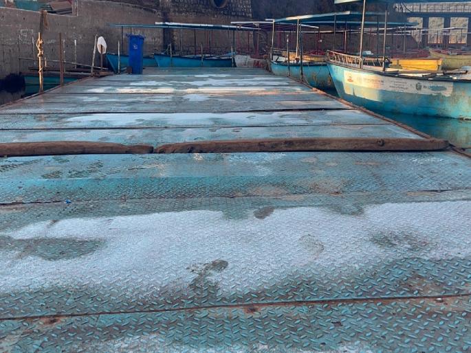 cold weather increased In Mahabaleshwar satara district | Satara News: थंडीचा कडाका; महाबळेश्वर परिसरात दवबिंदू गोठले..बर्फाची चादर cold weather increased In Mahabaleshwar satara district | Satara News: थंडीचा कडाका; महाबळेश्वर परिसरात दवबिंदू गोठले..बर्फाची चादर