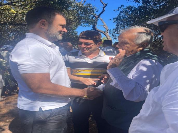 Congress leader, Leader of Opposition Rahul Gandhi had come to Mahabaleshwar for the funeral of his friend Rayan Banaji | मित्राच्या अंत्यविधीसाठी राहुल गांधी आले होते महाबळेश्वरमध्ये Congress leader, Leader of Opposition Rahul Gandhi had come to Mahabaleshwar for the funeral of his friend Rayan Banaji | मित्राच्या अंत्यविधीसाठी राहुल गांधी आले होते महाबळेश्वरमध्ये