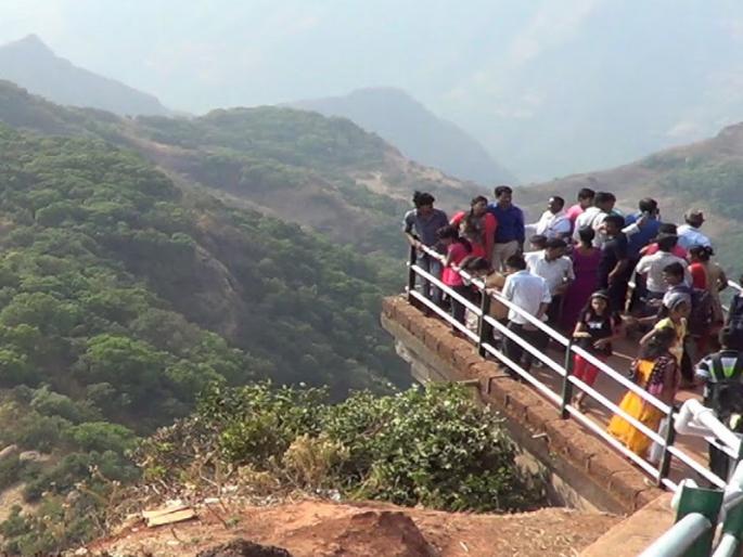 In the general meeting of Mahabaleshwar, the paperless 'Kho' - Environmental Conspiracy | महाबळेश्वर सर्वसाधारण सभेतच पेपरलेसला ‘खो’-पर्यावरणप्रेमींतून नाराजी In the general meeting of Mahabaleshwar, the paperless 'Kho' - Environmental Conspiracy | महाबळेश्वर सर्वसाधारण सभेतच पेपरलेसला ‘खो’-पर्यावरणप्रेमींतून नाराजी