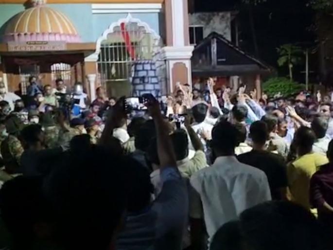 Narayan Rane Shiv Sena fight over comment against CM Uddhav Thackeray Live Updates  | Narayan Rane Live Updates: महाड न्यायालयाने नारायण राणे यांच्यासमोर ठेवल्या काही अटी Narayan Rane Shiv Sena fight over comment against CM Uddhav Thackeray Live Updates  | Narayan Rane Live Updates: महाड न्यायालयाने नारायण राणे यांच्यासमोर ठेवल्या काही अटी
