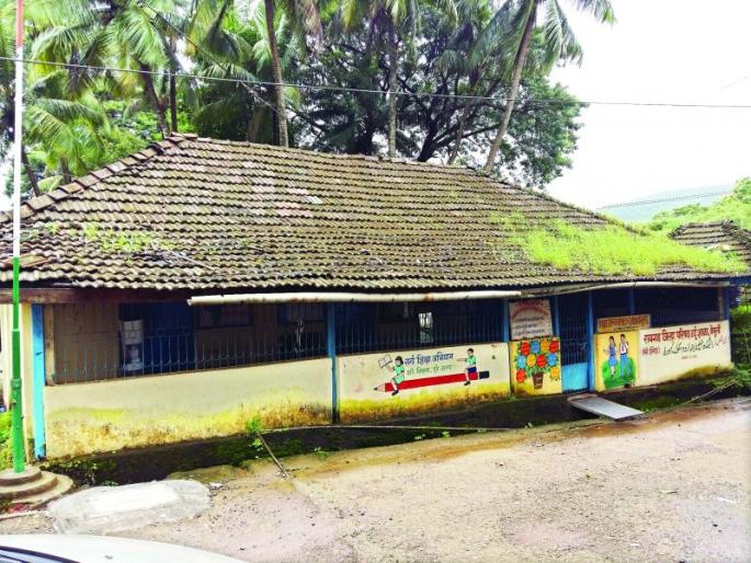 43 schools dangerous in Mahad taluka | महाड तालुक्यात ४३ शाळा धोकादायक 43 schools dangerous in Mahad taluka | महाड तालुक्यात ४३ शाळा धोकादायक