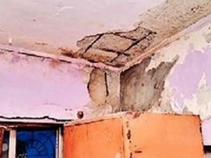 in mumbai residents evacuate to transit camp mhada notice to building occupants in jogeshwari | 'रहिवाशांनो, संक्रमण शिबिरात स्थलांतरित व्हा...' इमारतीमधील रहिवाशांना म्हाडाची नोटीस in mumbai residents evacuate to transit camp mhada notice to building occupants in jogeshwari | 'रहिवाशांनो, संक्रमण शिबिरात स्थलांतरित व्हा...' इमारतीमधील रहिवाशांना म्हाडाची नोटीस