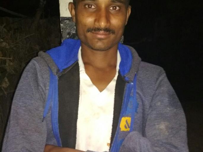 Suicides by taking a grandson of a farmer's son | सस्ती येथील शेतकरी पुत्राची गळफास घेऊन आत्महत्या Suicides by taking a grandson of a farmer's son | सस्ती येथील शेतकरी पुत्राची गळफास घेऊन आत्महत्या